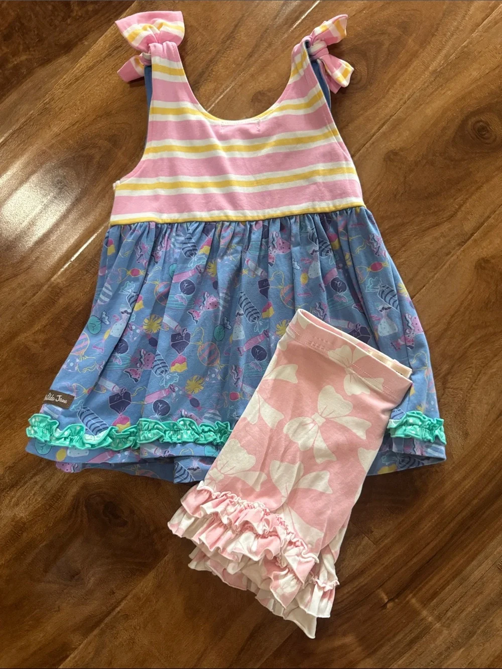 Matilda Jane 2 pieces top and shorties both size 4